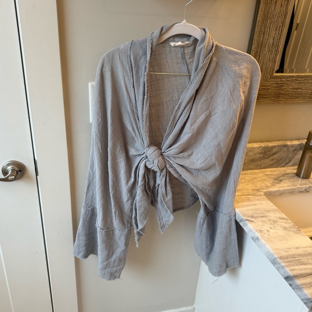 Vici Soft Gray Textured Blouse